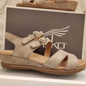Dansko Leather "Angela" Metallic Sand Sandals. NIB. EU 40/US 9.5-10
